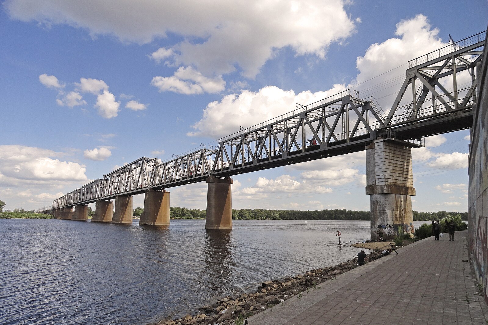 мост в киеве через днепр