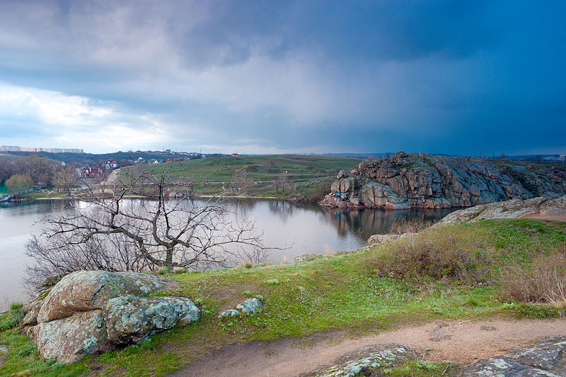 File:В очікуванні зливи.jpg