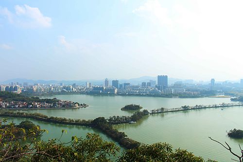 Guangzhou guangdong province. Гуандонг провинция Китай. Провинция Гуандун город Гуанчжоу. Чжаоцин Китай. Река Бэйцзян Китай.