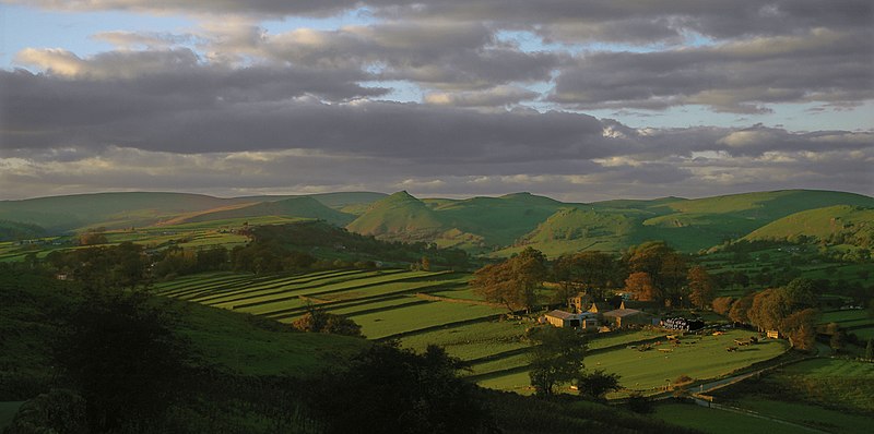 File:11 peak district Edgetop and Dove Valley (1468577960).jpg