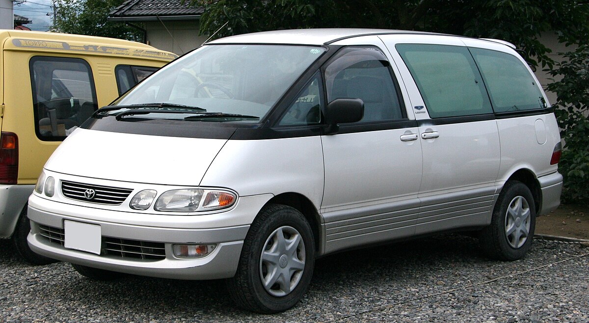 1996-1999 Toyota Estima Emina.jpg