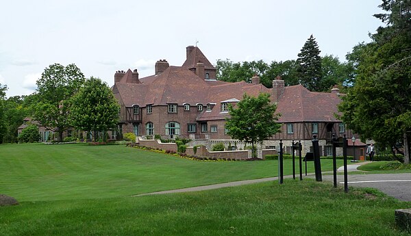 The Cargill Lake Office, occupying a former mansion, formerly housed the company's top executives.