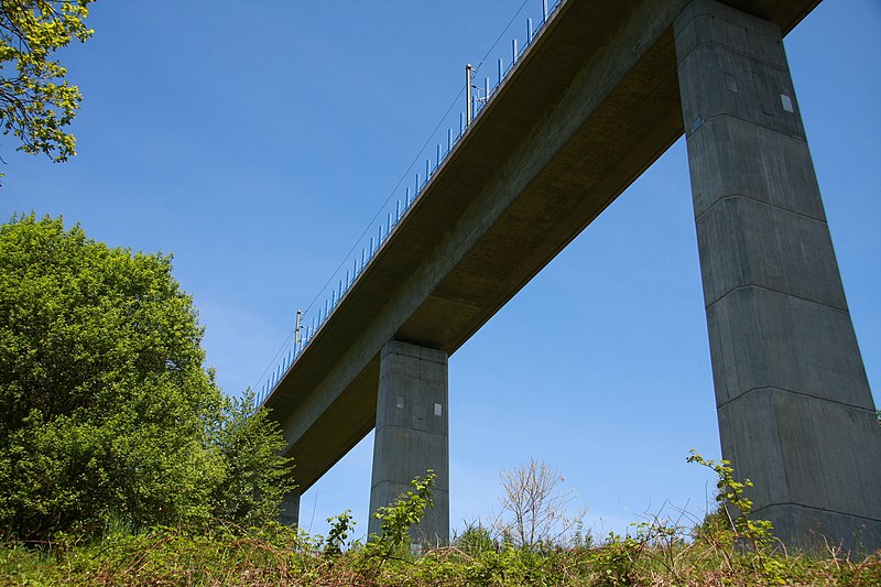 File:2010-05-22 Theisstalbruecke 05.jpg