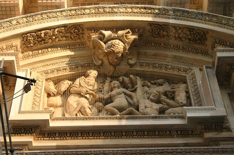 File:3205 - Milano - Duomo - Timpano sulla facciata - Foto Giovanni Dall'Orto - 6-Dec-2007.jpg