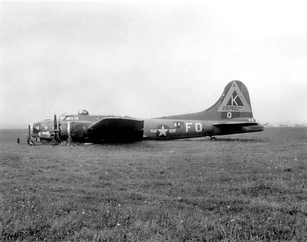 Lockheed/Vega B-17G-15-VE Flying Fortress AAF Serial No. 42-97462 of the 527th Bomb Squadron after a belly landing. This aircraft was repaired and ret