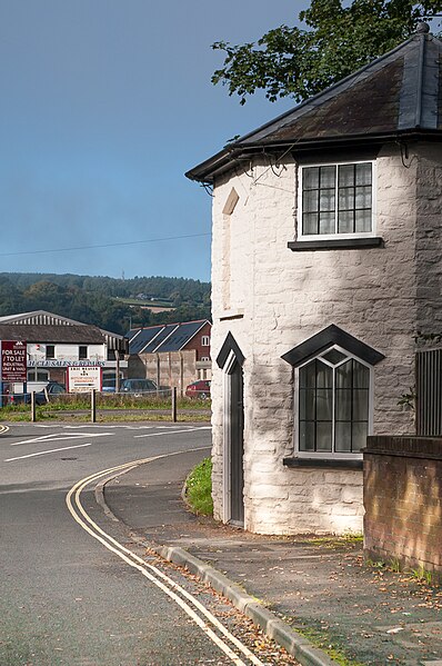 File:47 Temeside - geograph.org.uk - 5572197.jpg