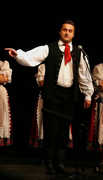 File:58th birthday of Śląsk Song and Dance Ensemble singer2.jpg