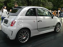 Un Abarth 595C Competizione MY2015, da notare i nuovi cerchi Formula nella colorazione Titanio.