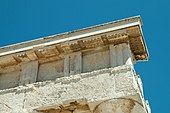 Friza dorică a Templului Afaiei din Eghina (Grecia), cu triglife și metope