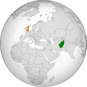 Mapa indicando localização do Afeganistão e do Reino Unido.