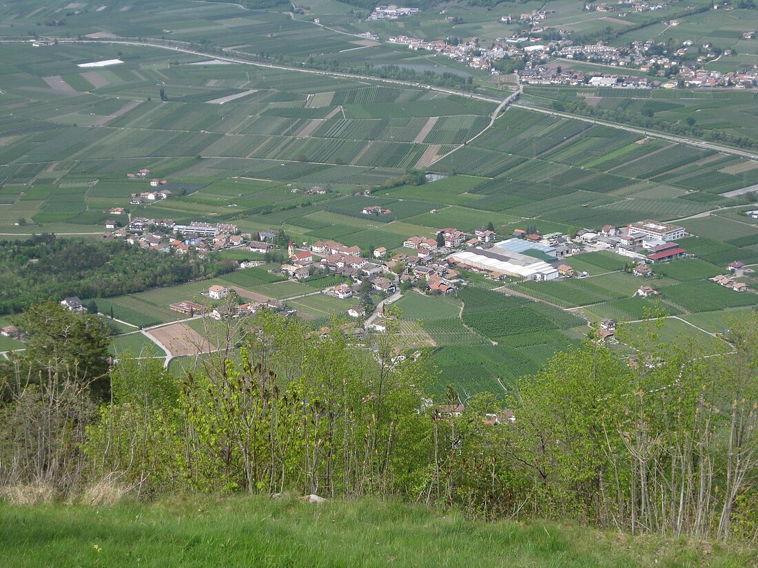 File:Andrian as seen from Perdonig.JPG