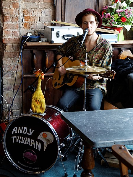 File:Andy Twyman during the 2016 Broadstairs Folk Week 2.jpg