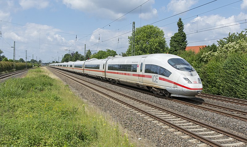 File:Angermund ICE 403 502-403 524 als ICE 723 München Hbf (27764950206).jpg