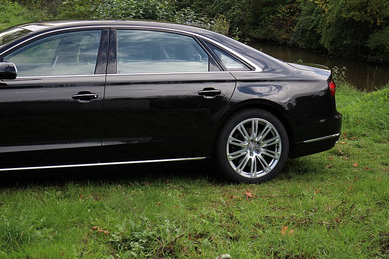 File:Audi A8 2013 (11209803856).jpg