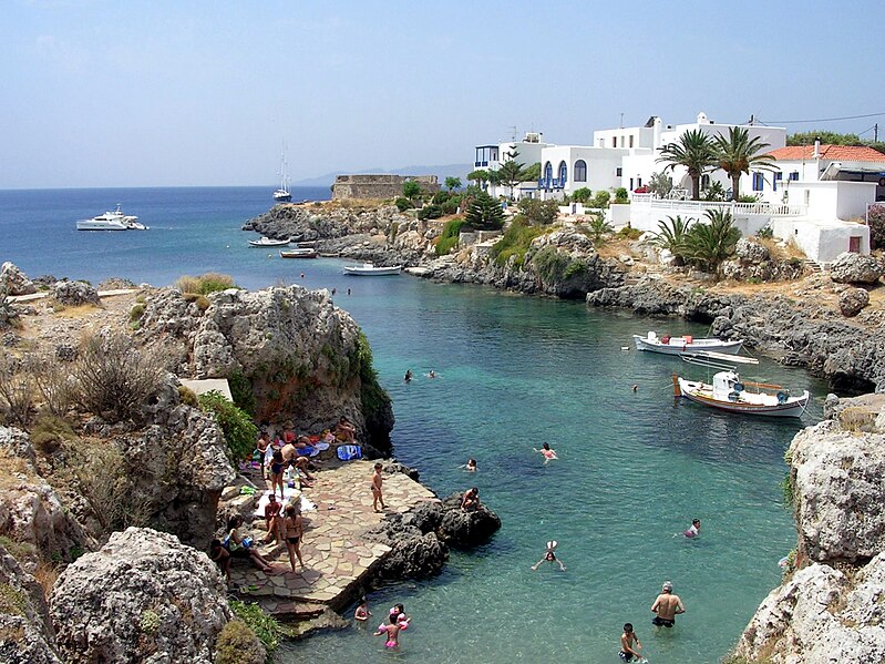 File:Avlemonas, Kythira.JPG