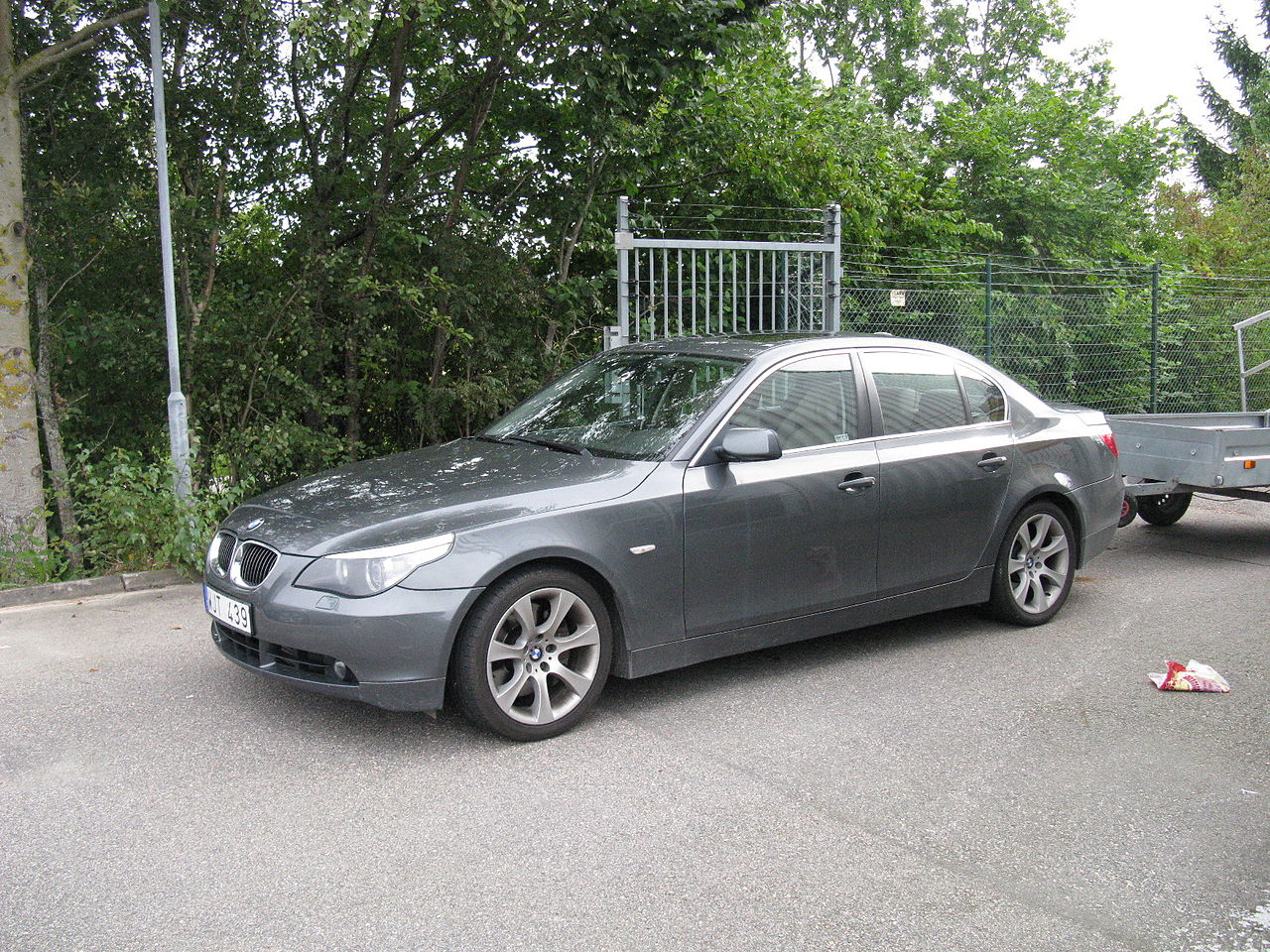 File:BMW-5series-E60.jpg - Wikipedia