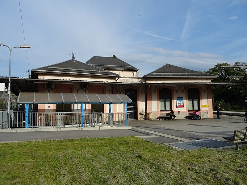 File:BV gare de Montmélian.jpg