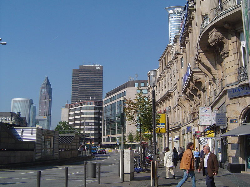 File:Bahnhofsviertel, Frankfurt.JPG