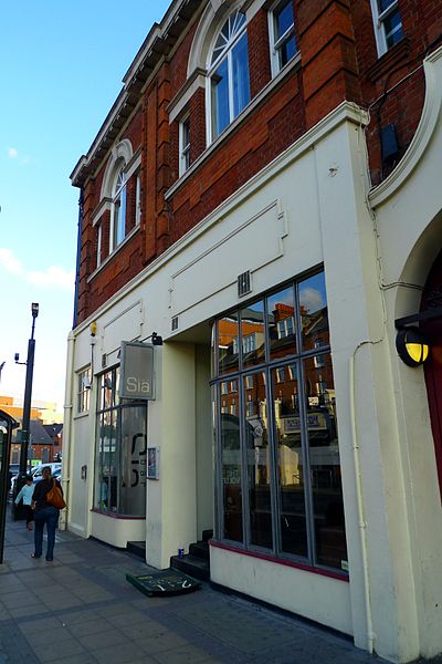 File:Bar Sia, Wimbledon, SW19 (3958793546).jpg