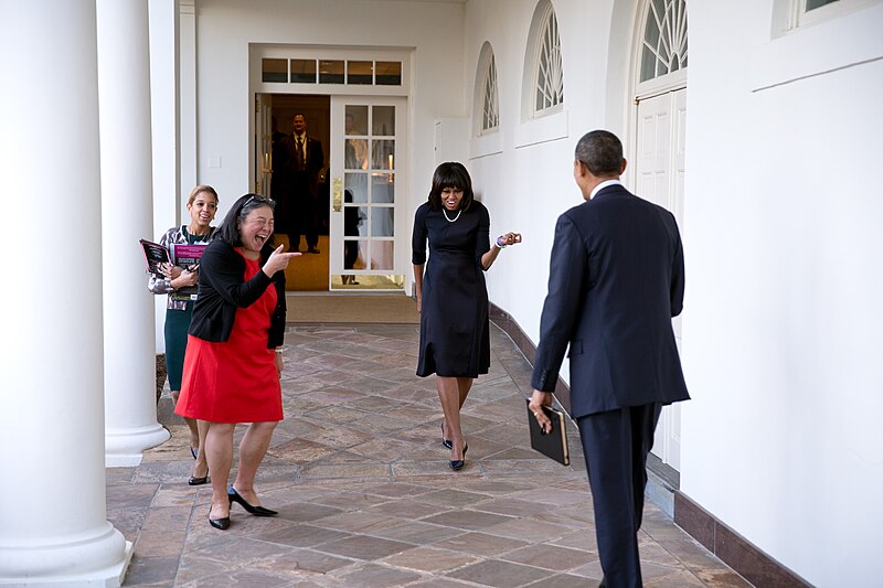 File:Barack and Michelle Obama with Tina Tchen and Kristin Jones, 2013.jpg