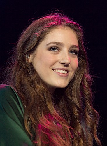 Певица Birdy на фестивале SWR3 New Pop в Баден-Бадене (2013 год)