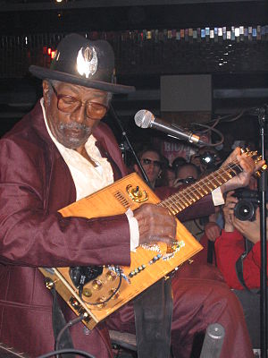 Bo Diddley Prag 2005 03.jpg