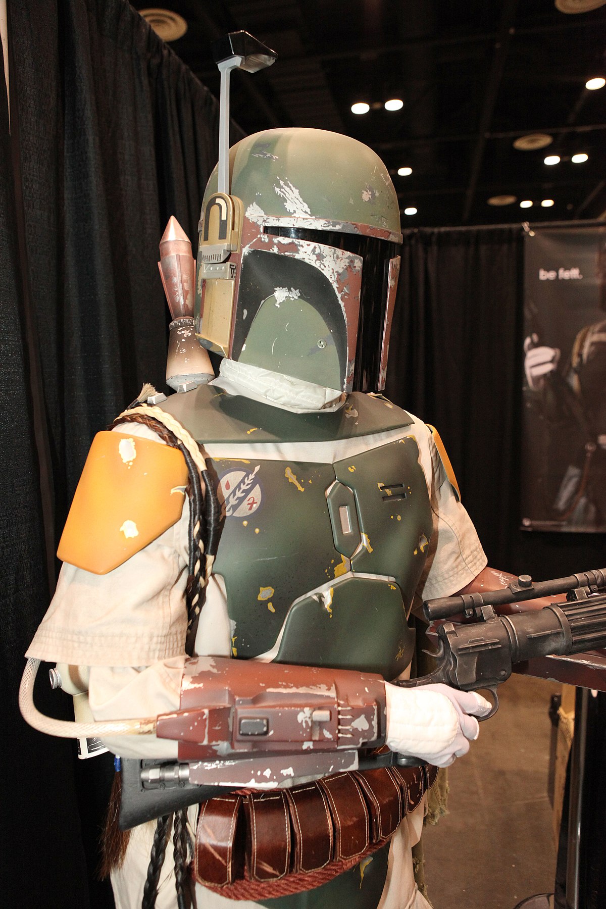 https://upload.wikimedia.org/wikipedia/commons/thumb/1/13/Boba_Fett_%287864114024%29.jpg/1200px-Boba_Fett_%287864114024%29.jpg