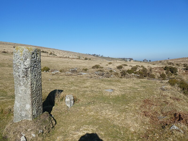 File:Boundary stone at Cullever Steps - geograph.org.uk - 6075040.jpg
