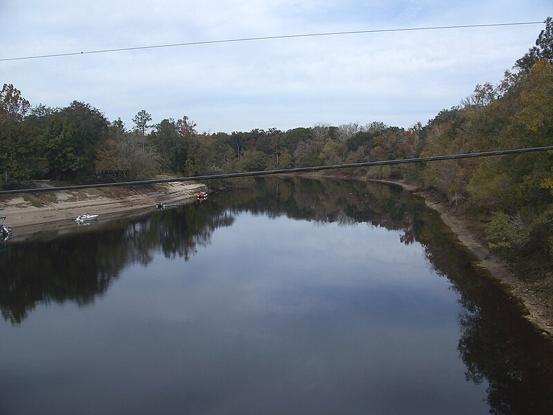 File:Branford FL Suwannee River north01.jpg