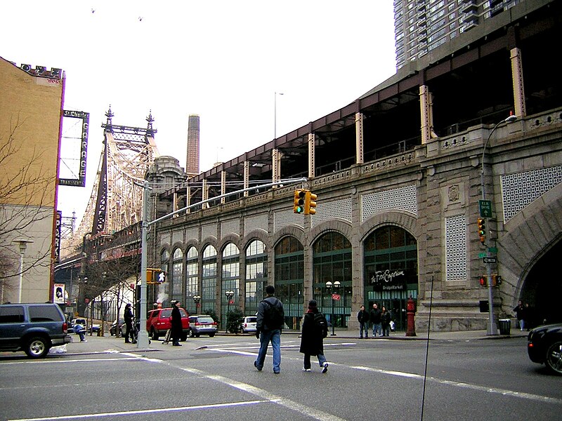 File:Bridgemarket north side jeh.jpg