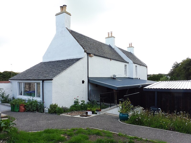 File:Bridgend Farmhouse facing North.jpg