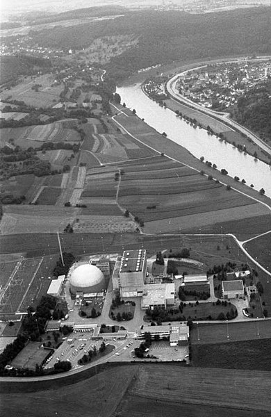 File:Bundesarchiv B 145 Bild-F056652-0015, Kernkraftwerk Obrigheim (KWO).jpg