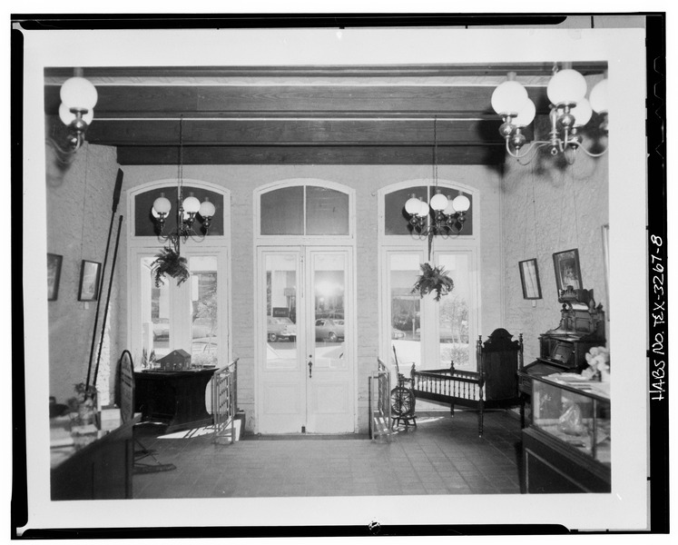 File:Ca. late 1960s FRONT ROOM LOOKING EAST - Lundberg Bakery, 1006 Congress Avenue, Austin, Travis County, TX HABS TEX,227-AUST,19-8.tif