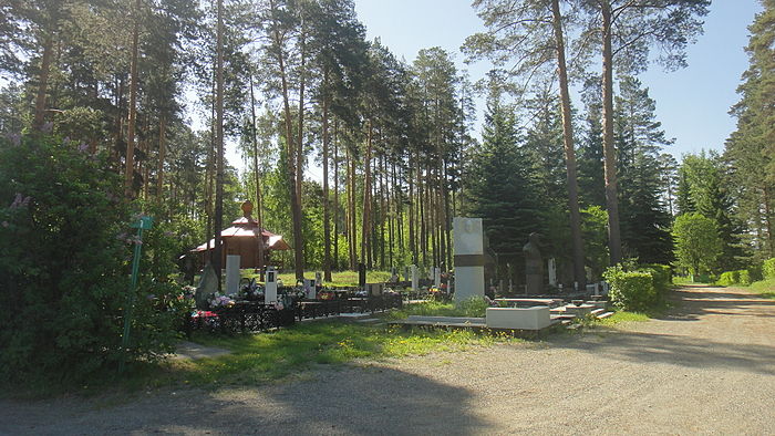 Ближайшее кладбище. Городское кладбище Снежинска, Снежинск. Колумбарий Снежинск кладбище. Снежинск кладбище старое. Кладбище на транспортная Снежинск.