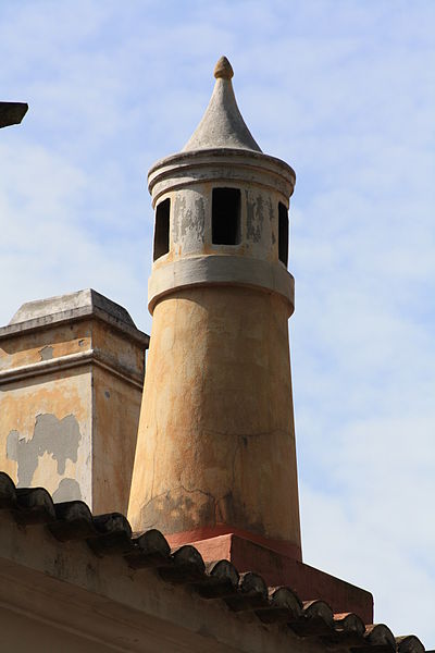 File:Chaminé em Sintra.jpg