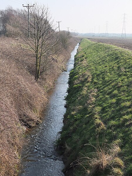 File:Cheshire Lines Brook near New Carr Lane - geograph.org.uk - 4880385.jpg