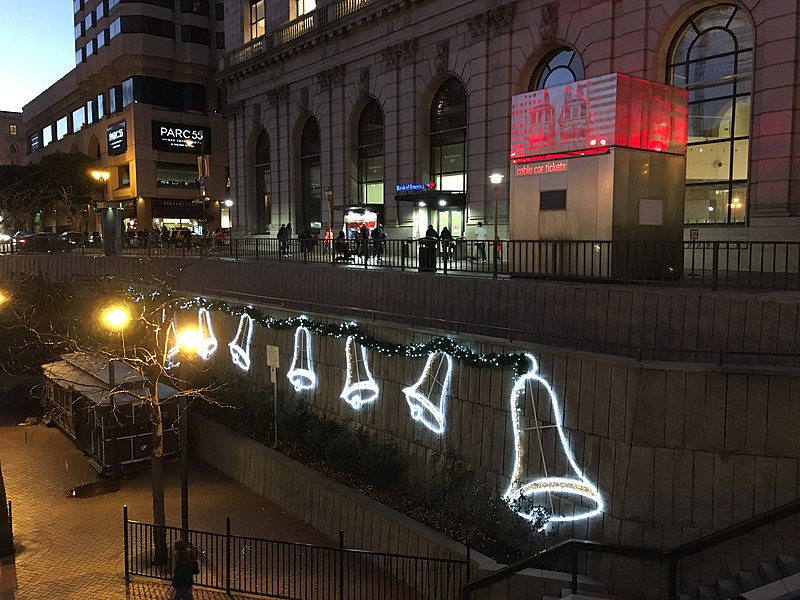 File:Christmas Lights at Powell Station (23735342205).jpg