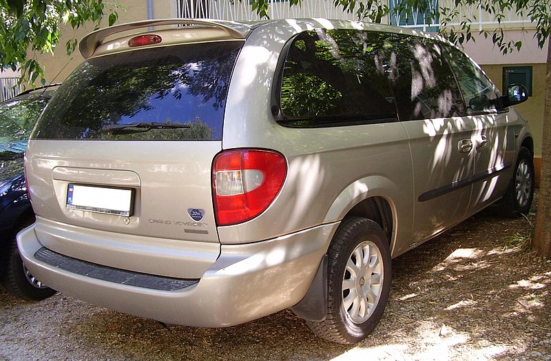 FileChrysler RG Grand Voyager Filip Jakov tył.JPG