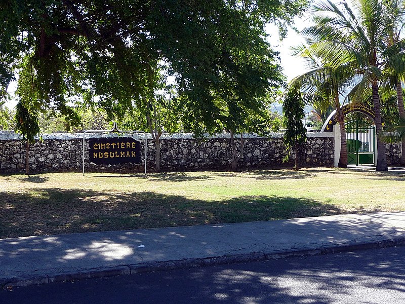 File:Cimetière Musulman de Saint Paul (3800609094).jpg