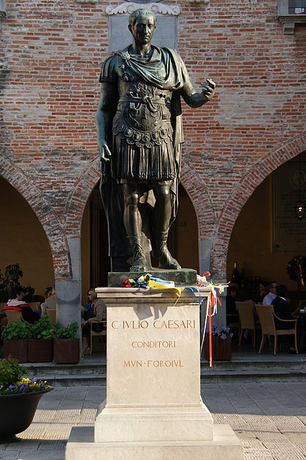 Statue of Julius Caesar in front of the Palazzo Pubblico (town hall)