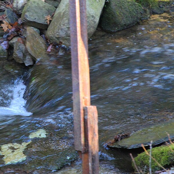 File:Closeup of Crooked Creek.JPG