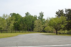 Cobham Park driveway entrance.jpg