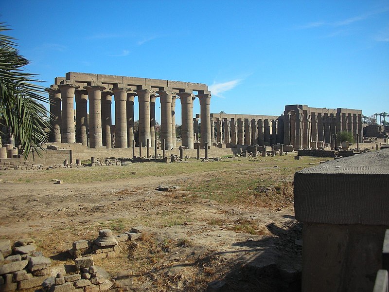 File:Columns at Luxor temple.jpg