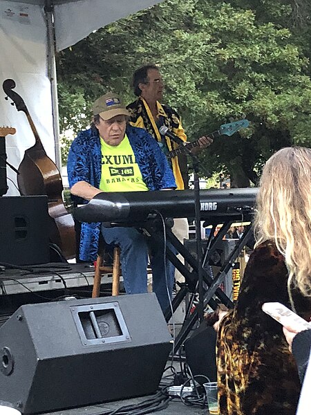 Frayne performing as Commander Cody and His Lost Planet Airmen in Sonoma, California, in 2018