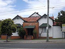 Coorparoo san'at maktabi va RSL Memorial Hall.jpg