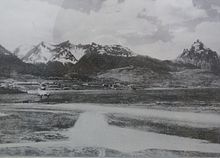 Un Douglas DC-3 atterrissant sur la piste principale (16/34) vers les années 1940.