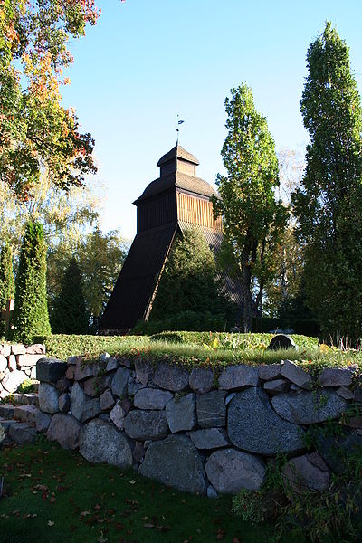 File:Danderyds kyrka, klockstapel.jpg