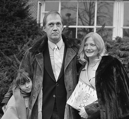Carradine and his daughter Kansas with wife Gail in 1987