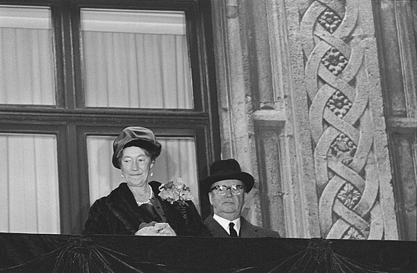 Charlotte of Luxembourg and Prince Felix before her abdication, 11 November 1964