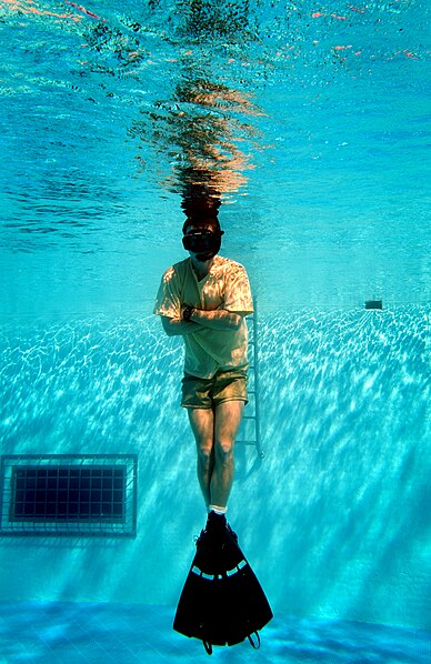 File:Diving training -i.jpg